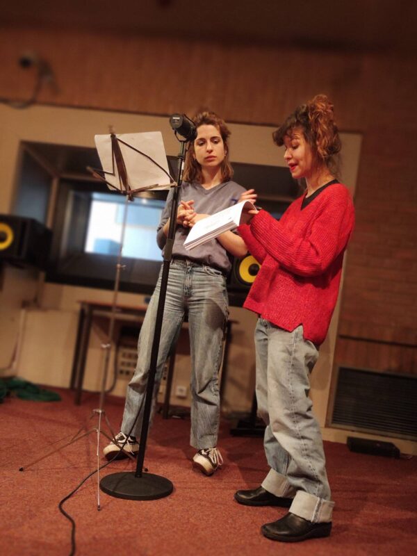 Enregistrement en studio des poèmes de Renée Brock par Elise di Pierro - Photo: Justine Eechaute