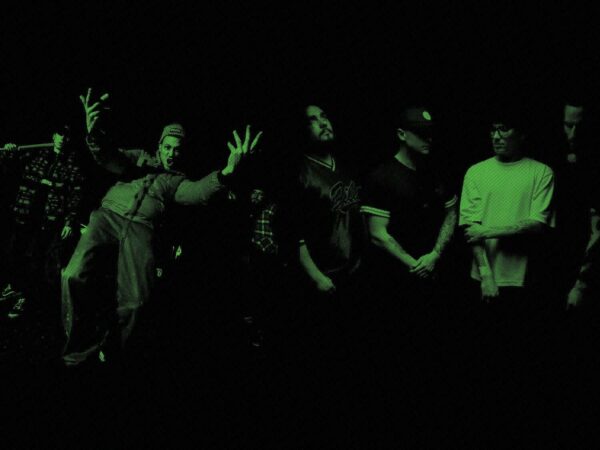 IAD Music: Affenpinshers et Through The Void